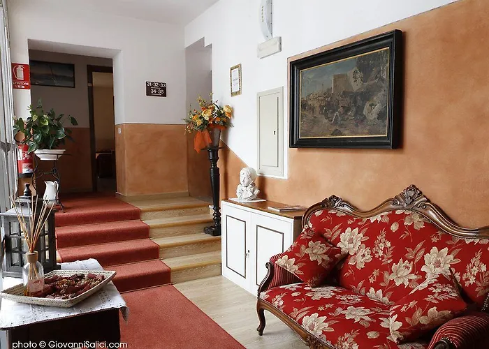 Garni فندق ميناجيو