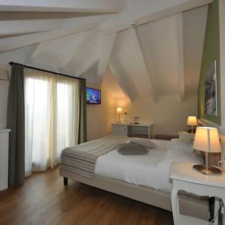 加尼酒店 3* 梅纳焦